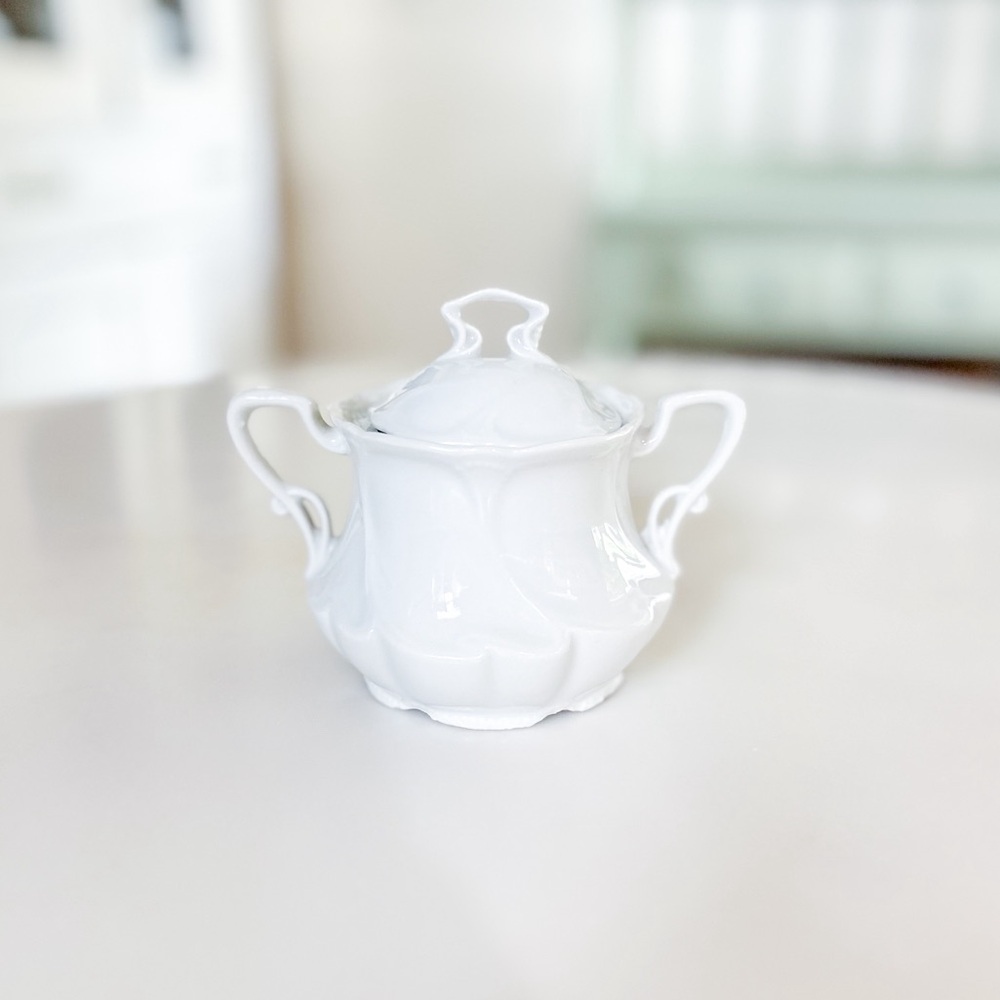 Small ornate white sugar bowl 🤍